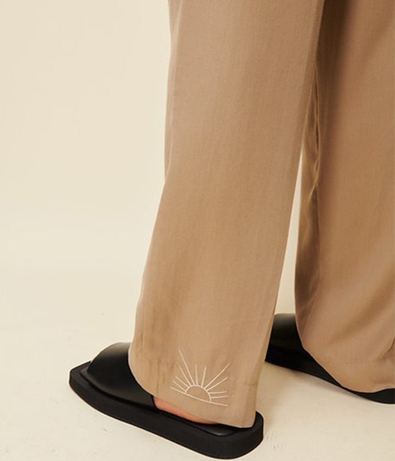 AMALFI PANTS- CARAMEL | HOUSE OF SUNNY | HOUSE OF SUNNY AMALFI PANTS- CARAMEL