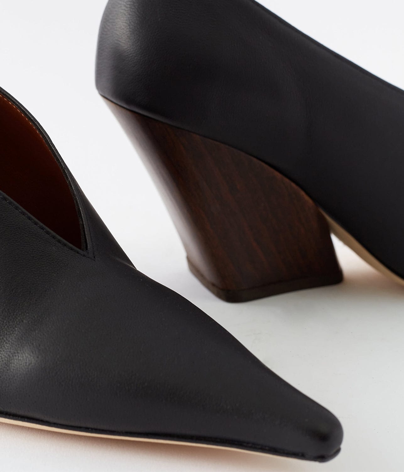 ANGLED PUMPS- BLACK | REJINA PYO | REJINA PYO ANGLED PUMPS- BLACK