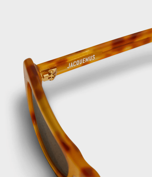 CAPRI BEIGE T-SHELL | GOLD | BROWN JACQUEMUS CAPRI BEIGE T-SHELL | GOLD | BROWN