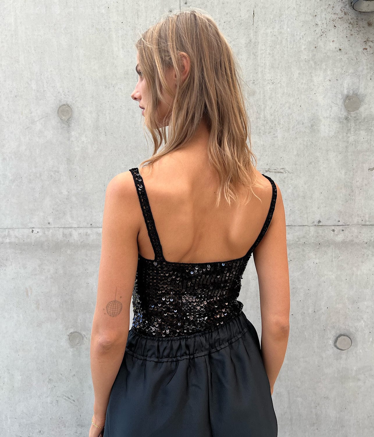 CROCHET SEQUINS TANK- BLACK | MATTEAU | MATTEAU CROCHET SEQUINS TANK- BLACK