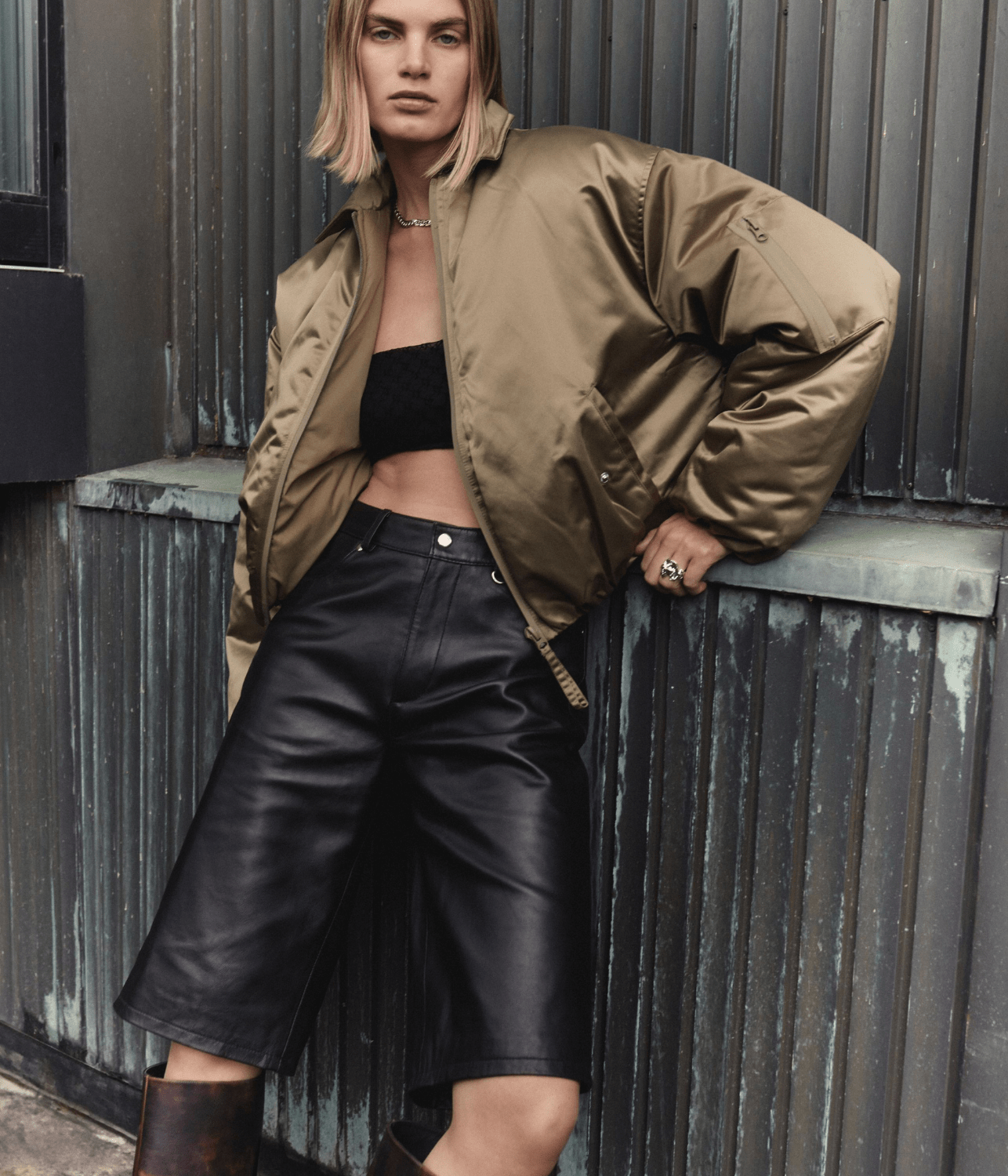 DEEP LEATHER SHORTS | OVAL SQUARE OVAL SQUARE DEEP LEATHER SHORTS