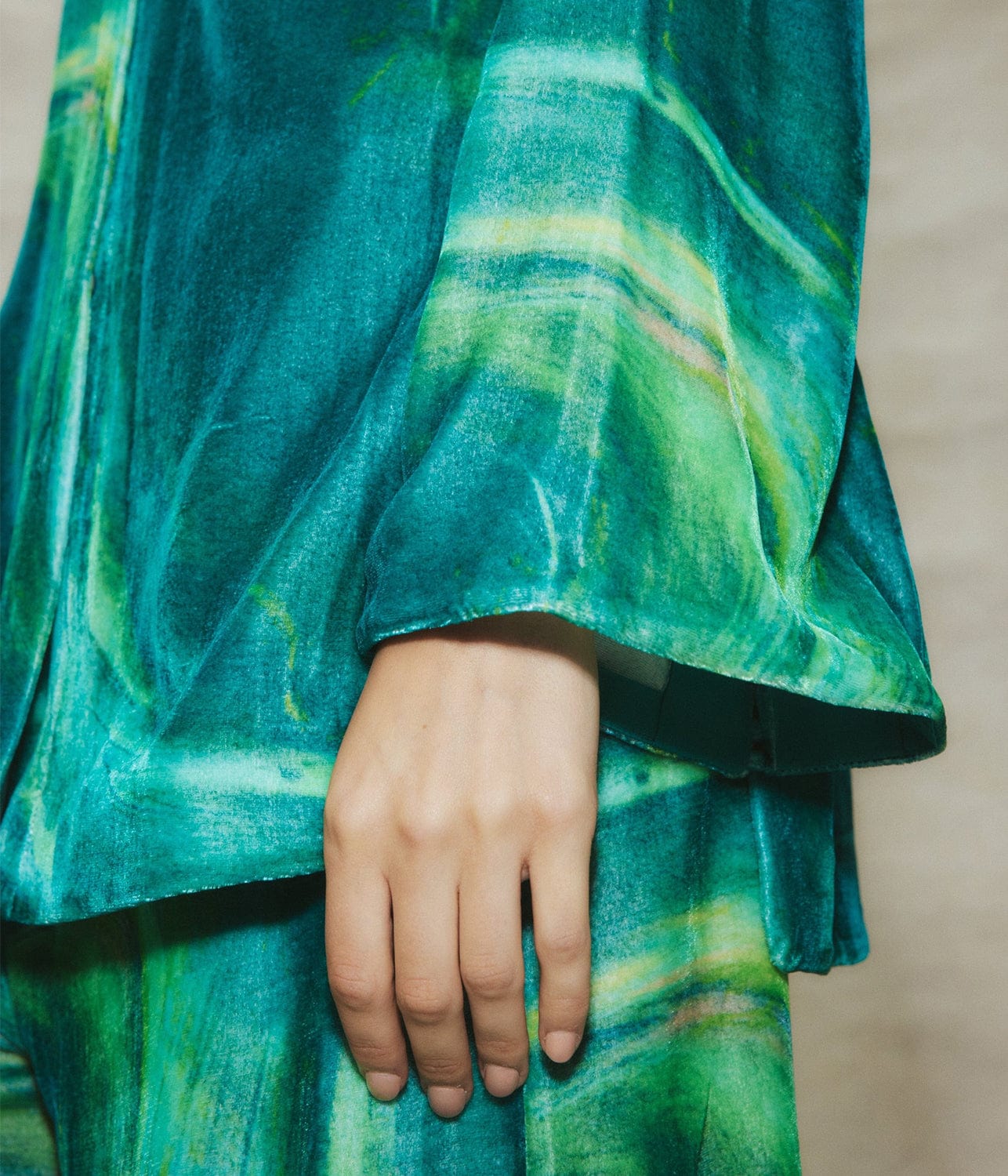 FELIX VELVET BLOUSE- GREEN | ALEMAIS | ALEMAIS FELIX VELVET BLOUSE- GREEN