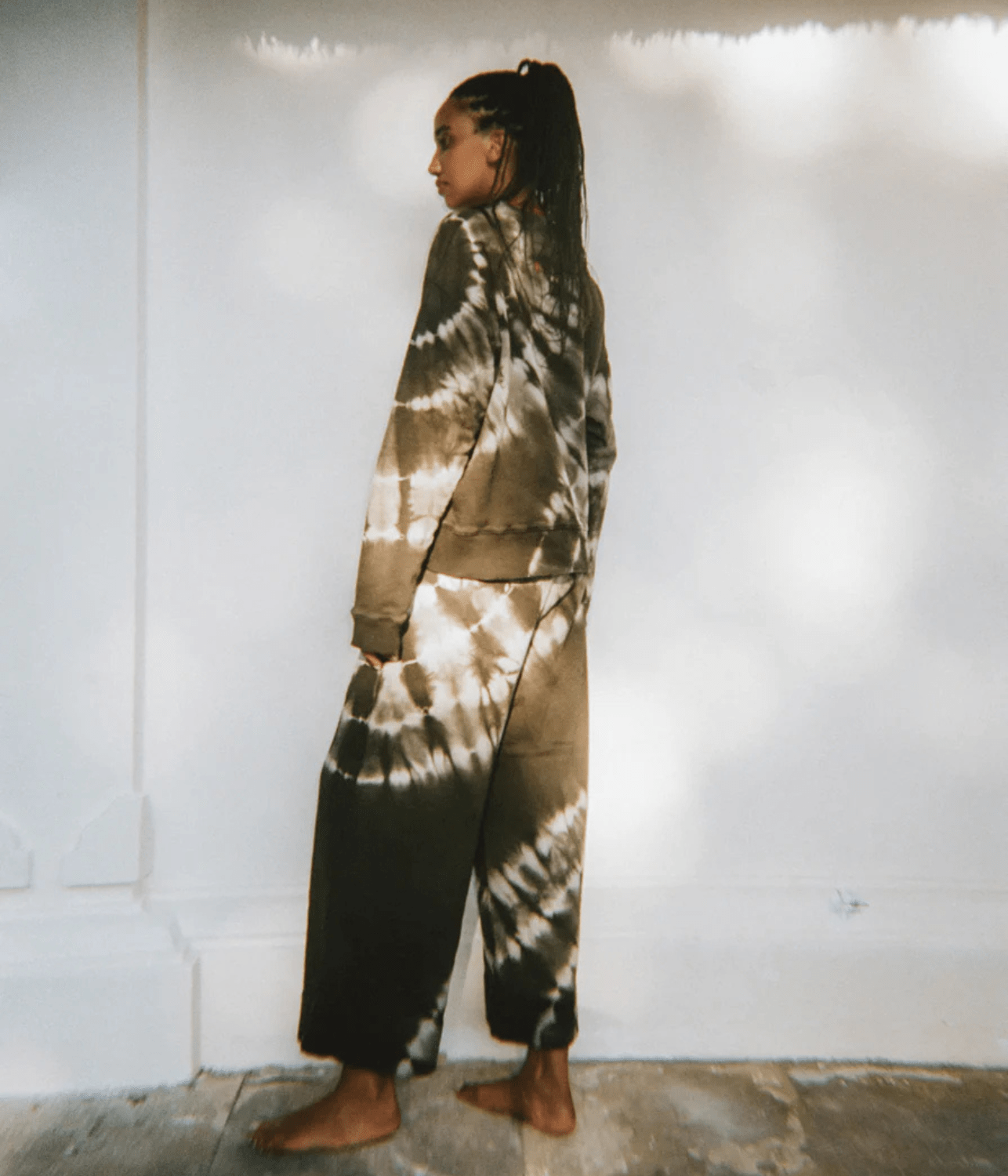 GUIDED BY ANGELS SWEATER | BYLISS STUDIO BLYSS STUDIOS GUIDED BY ANGELS SWEATER