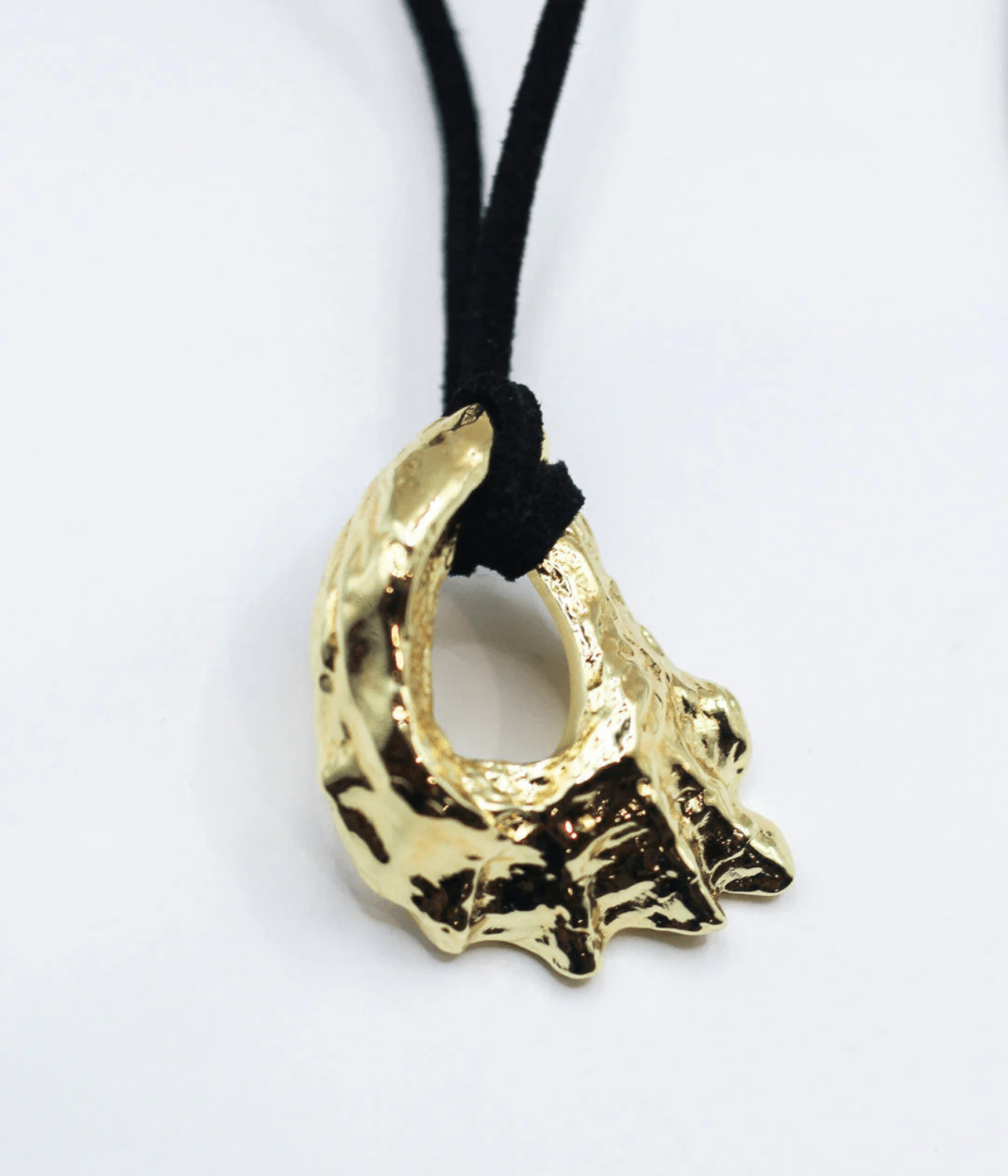 HORIZONS SHELL CORD NECKLACE | BRASS F+H STUDIOS HORIZONS SHELL CORD NECKLACE | BRASS