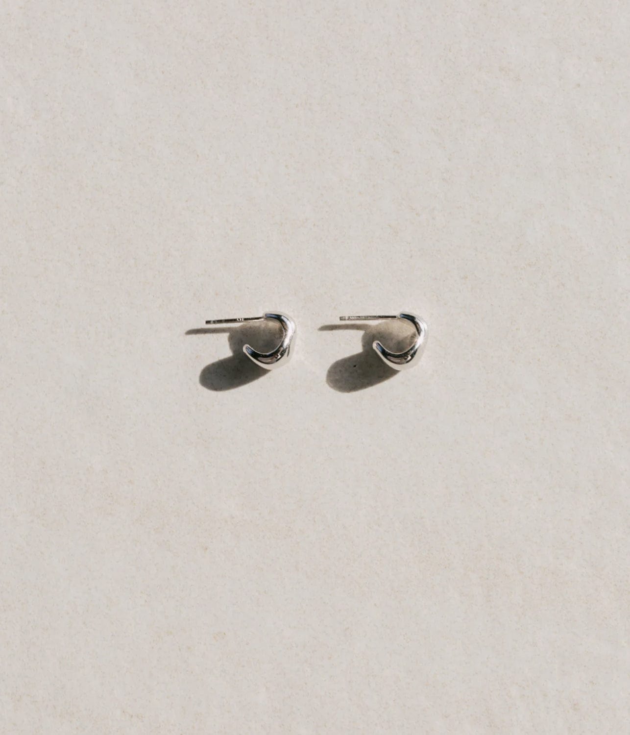 MAREA SMALL HOOP- SILVER | JASMIN SPARROW | JASMIN SPARROW MAREA SMALL HOOP- SILVER