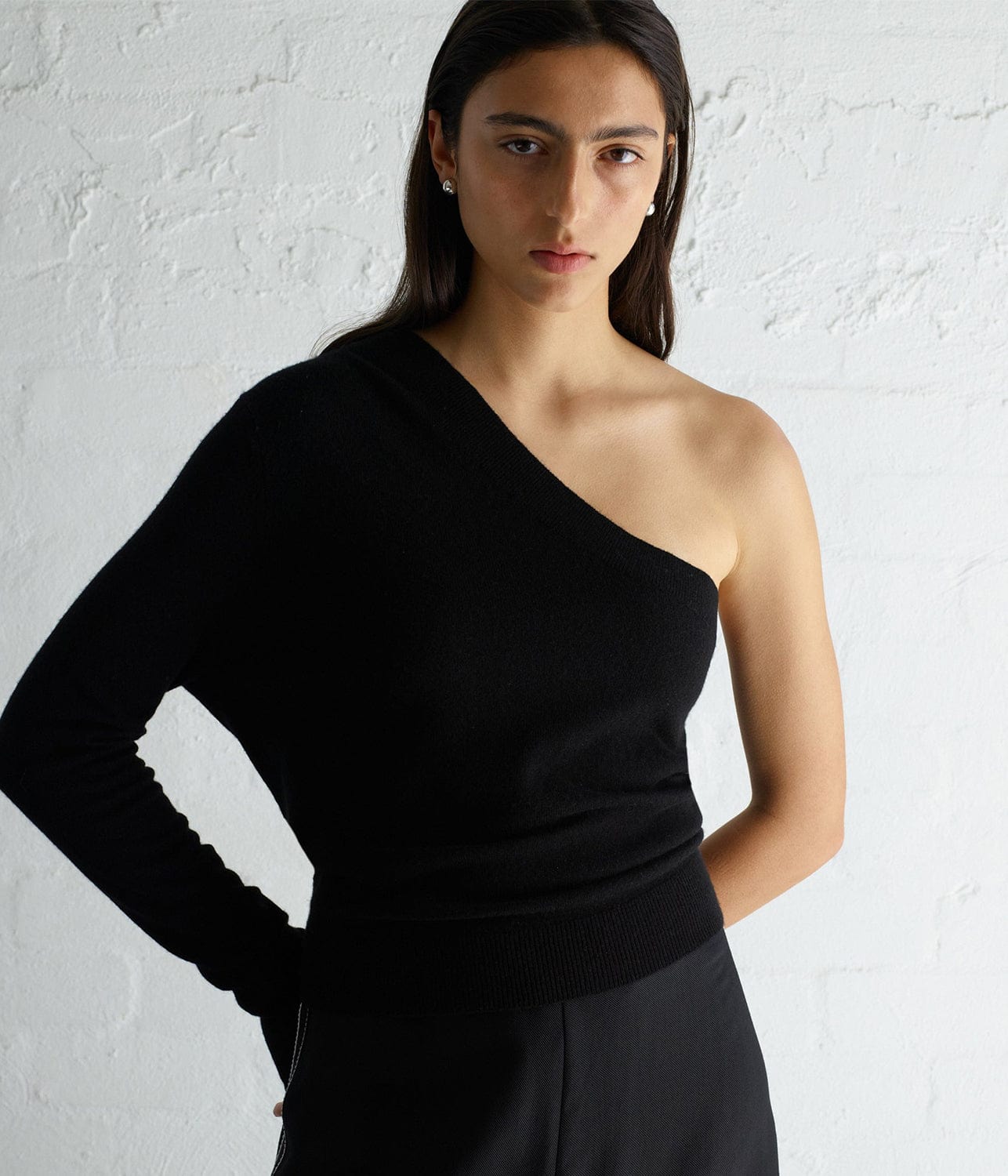 ONE SHOULDER KNIT- BLACK | BASSIKE | Bassike ONE SHOULDER KNIT- BLACK
