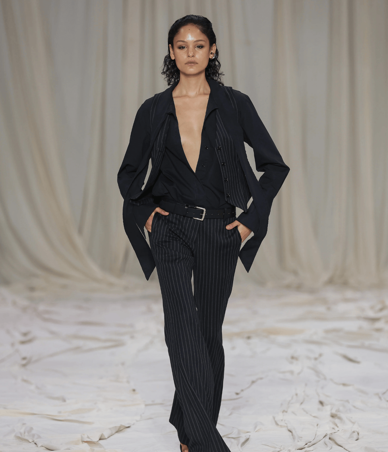 RAW EDGE COTTON POPLIN TIE SHIRT | COURTNEY ZHENG | BLACK COURTNEY ZHENG RAW EDGE COTTON POPLIN TIE SHIRT