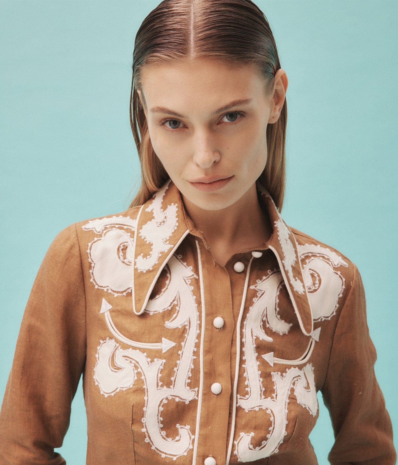 RUBY APPLIQUÉ SHIRT- BROWN | ALEMAIS | ALEMAIS RUBY APPLIQUÉ SHIRT- BROWN