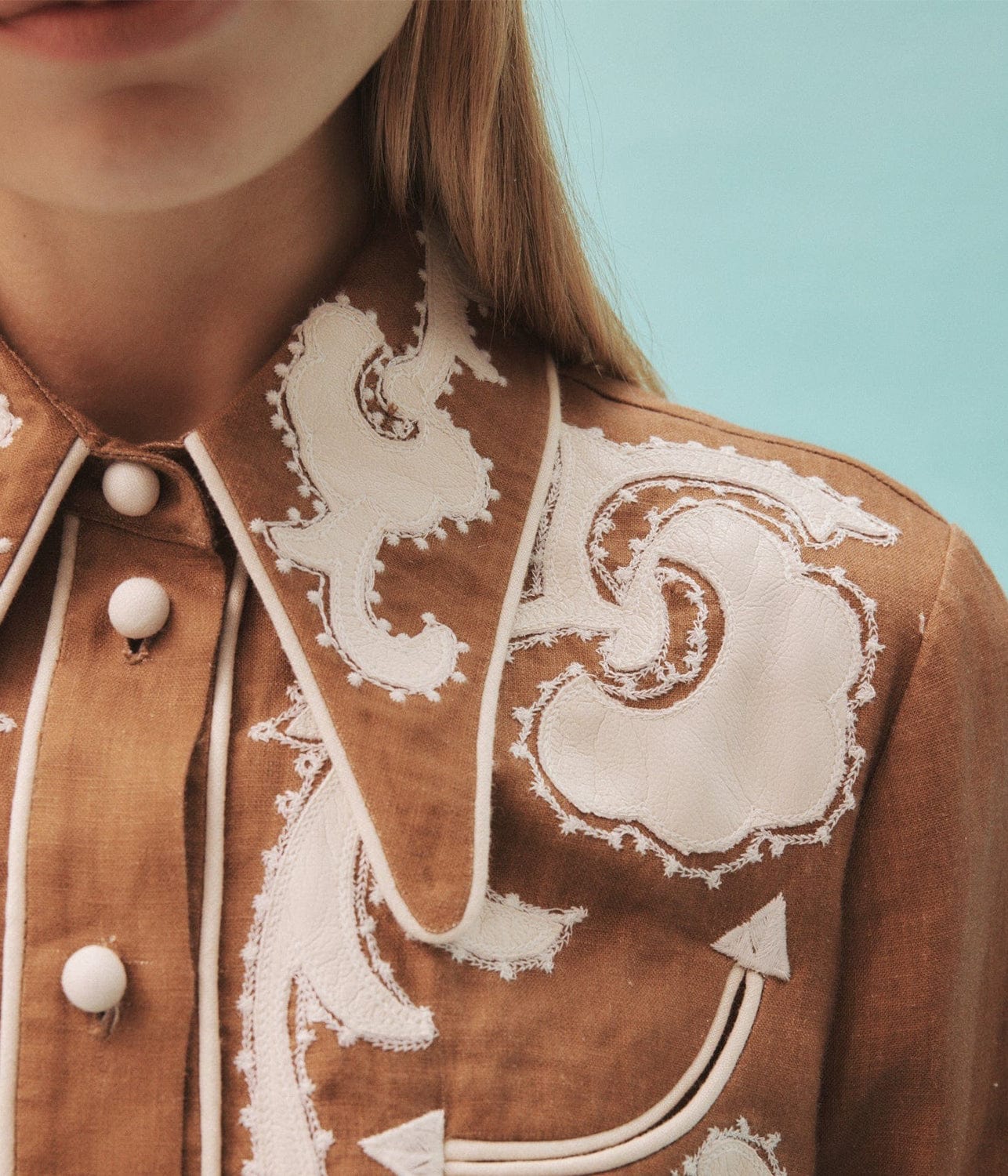 RUBY APPLIQUÉ SHIRT- BROWN | ALEMAIS | ALEMAIS RUBY APPLIQUÉ SHIRT- BROWN