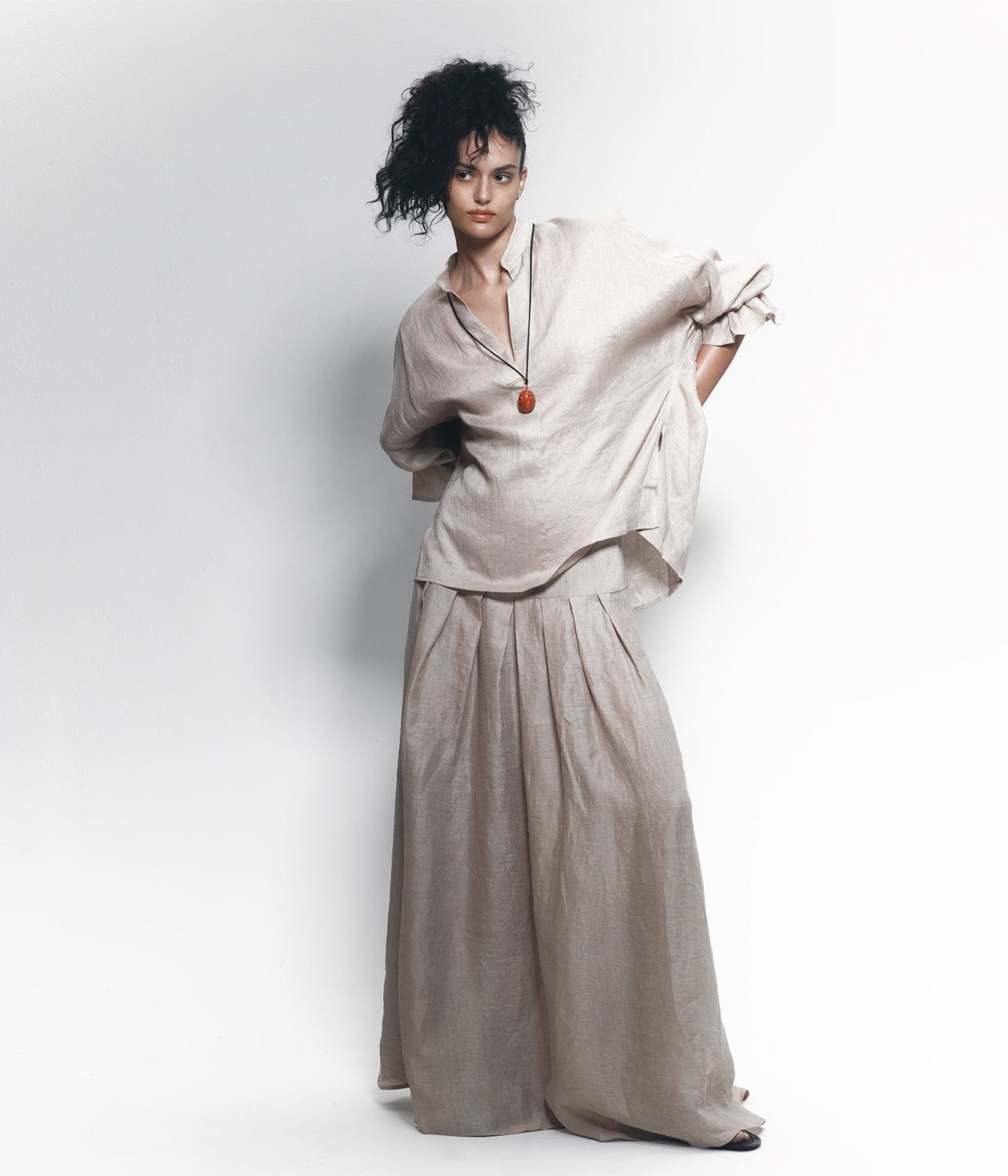 RUSSI SKIRT- STONE | SJC MADE FOR TRAVEL | SJC MADE FOR TRAVEL RUSSI SKIRT- STONE