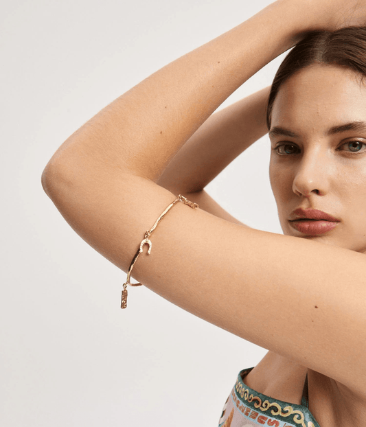 TEAM SPIRIT CHARM BANGLE | ALEMAIS ALEMAIS TEAM SPIRIT CHARM BANGLE