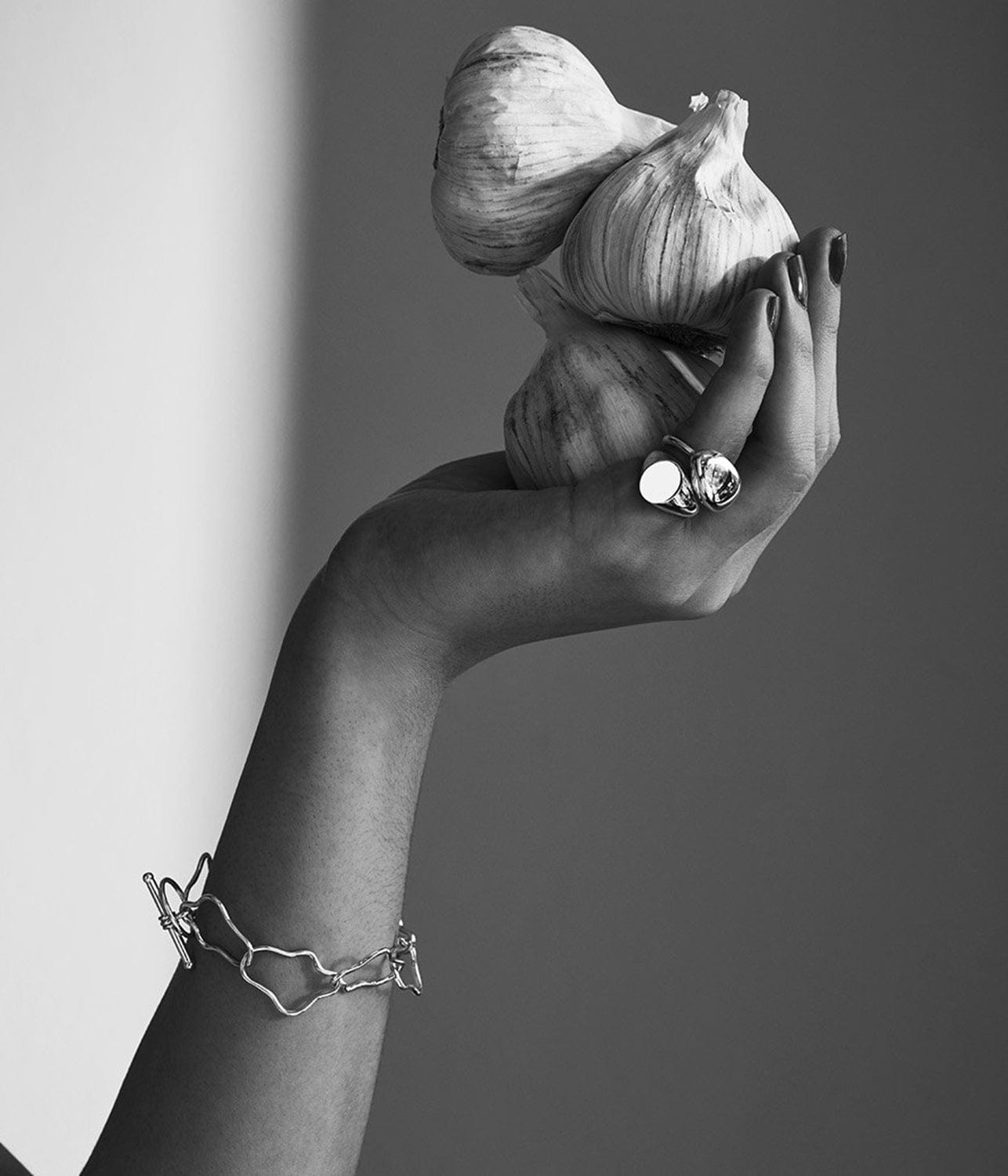 SMALL SIGNET RING | HOLLY RYAN HOLLY RYAN SMALL SIGNET RING -SILVER
