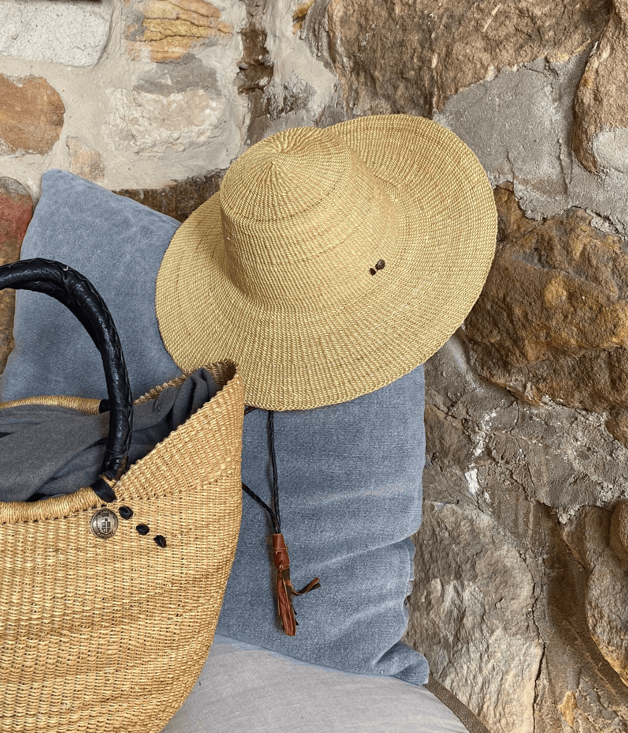 BROLGA LARGE | WIDE BRIM BROLGA | CASA CATINELLA CASA CATINELLA BROLGA LARGE | WIDE BRIM BROLGA