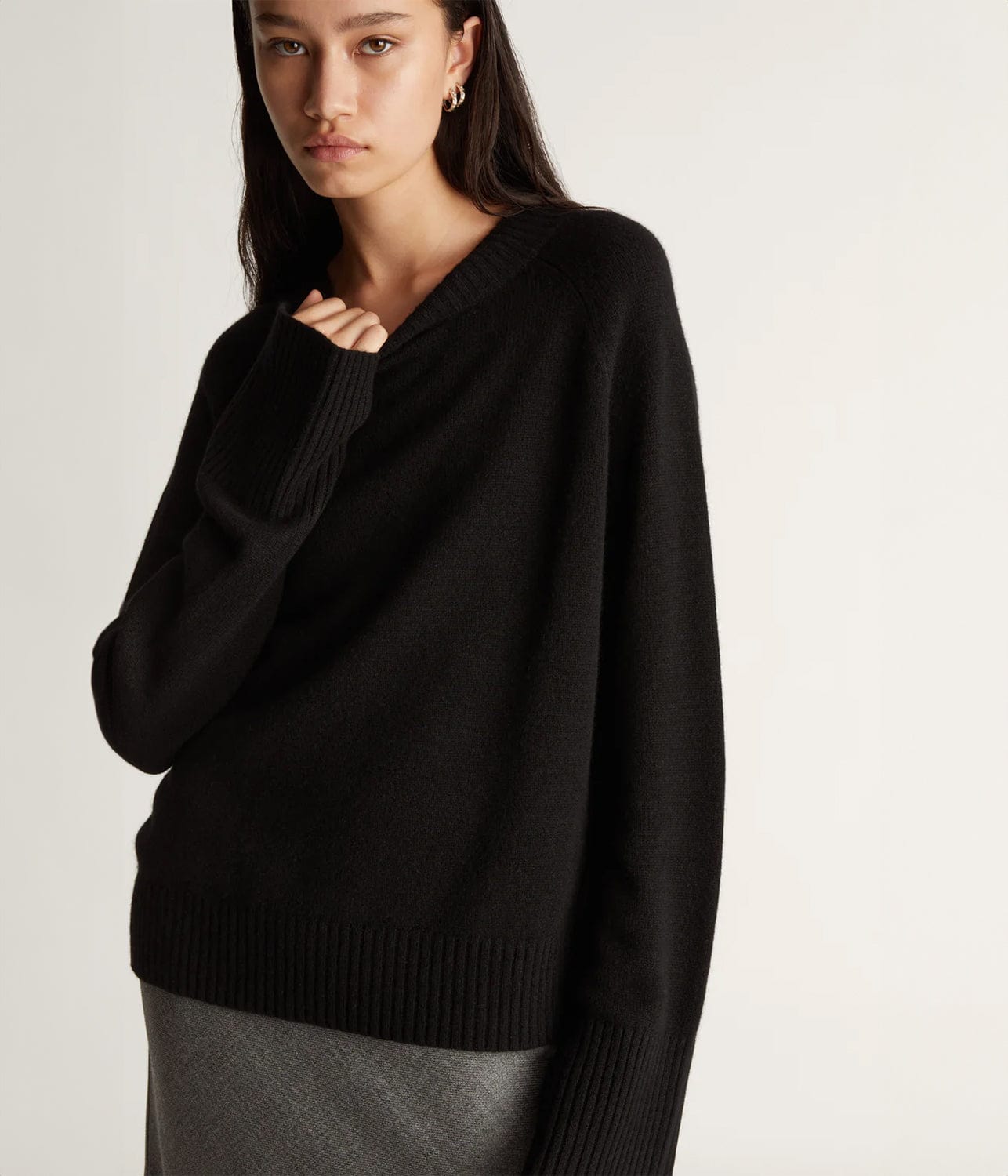 CASHMERE RELAXED CREWNECK- BLACK | LEE MATHEWS |  LEE MATHEWS CASHMERE CREWNECK- BLACK