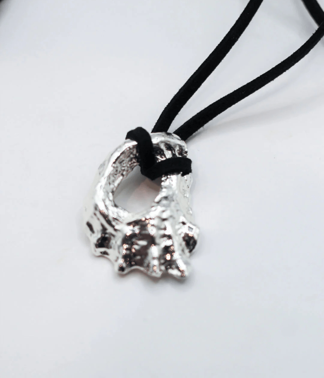 HORIZONS SHELL CORD NECKLACE | SILVER F+H STUDIOS HORIZONS SHELL CORD NECKLACE | SILVER