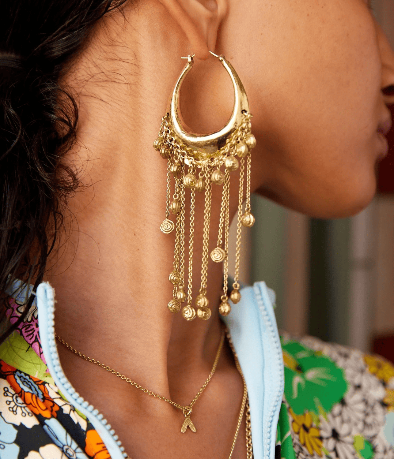 LE JARDIN RING CHAIN TASSEL HOOPS | ALEMAIS  ALEMAIS LE JARDIN RING CHAIN TASSEL HOOPS