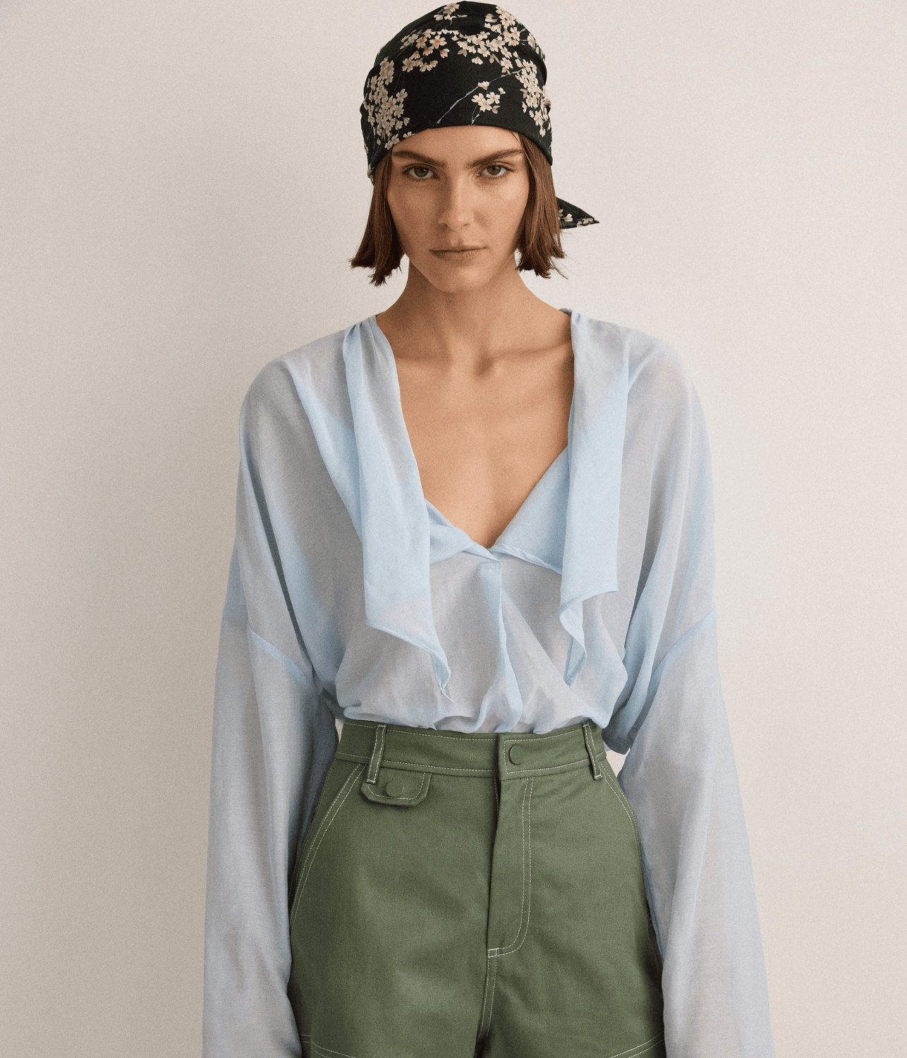 QUINN BLOUSE | SKYBLUE | SJC MADE FOR TRAVEL SJC MADE FOR TRAVEL QUINN BLOUSE | SKYBLUE