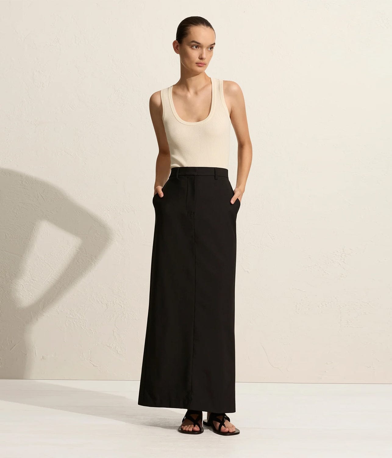 RELAIXED TAILORED SKIRT - BLACK | MATTEAU | MATTEAU RELAXED TAILORED SKIRT - BLACK