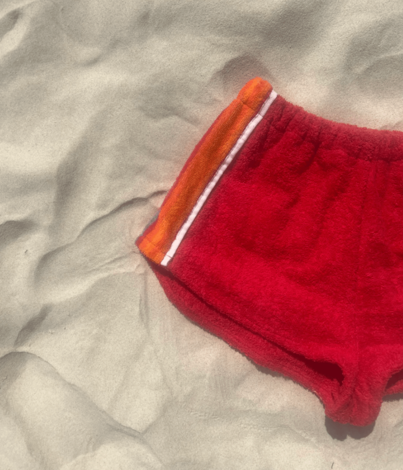 SCOOPED SHORT RED | O.R.A.N.A O.R.A.N.A SCOOPED SHORT RED