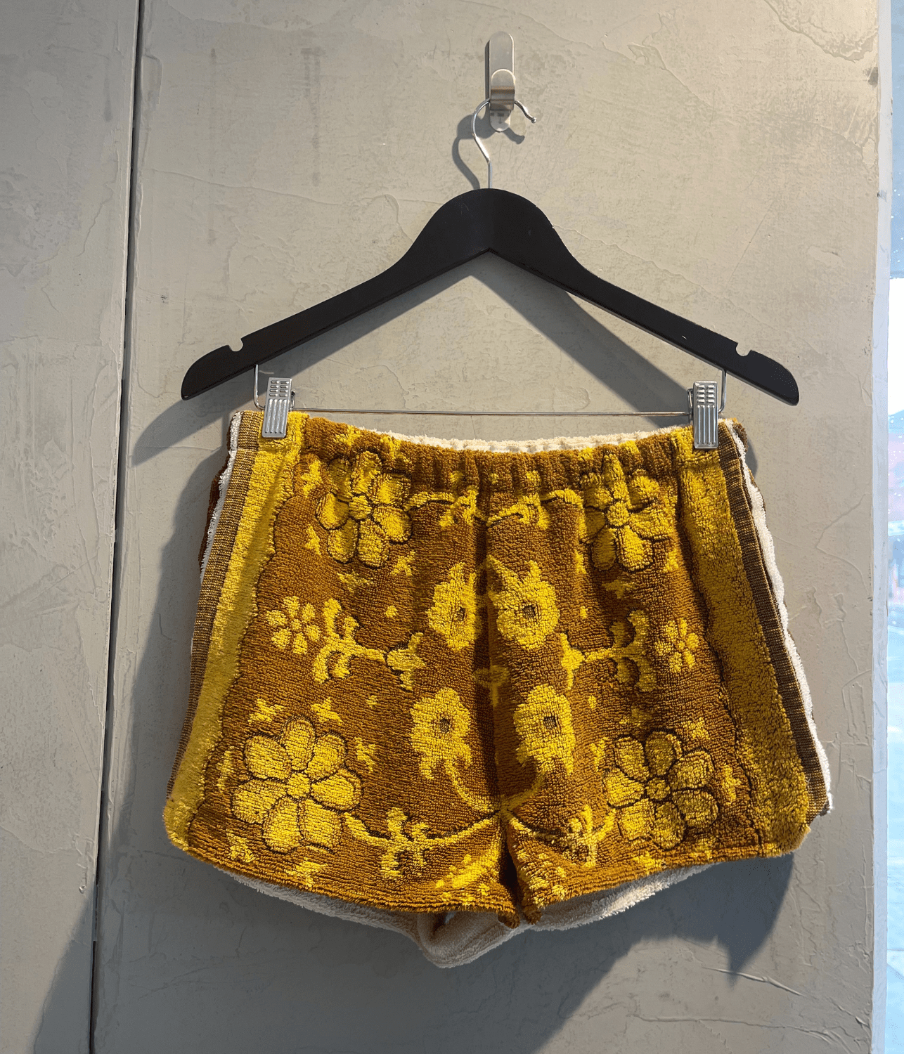 VINTAGE STRIPE SHORT MUSTARD | ORANA O.R.A.N.A VINTAGE STRIPE SHORT MUSTARD
